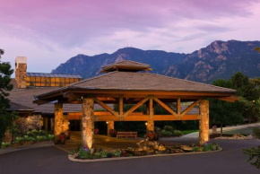 Отель Cheyenne Mountain Resort, a Dolce by Wyndham  Колорадо-Спрингс